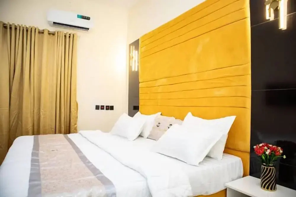 Pula Pula Luxury Hotel and Suites