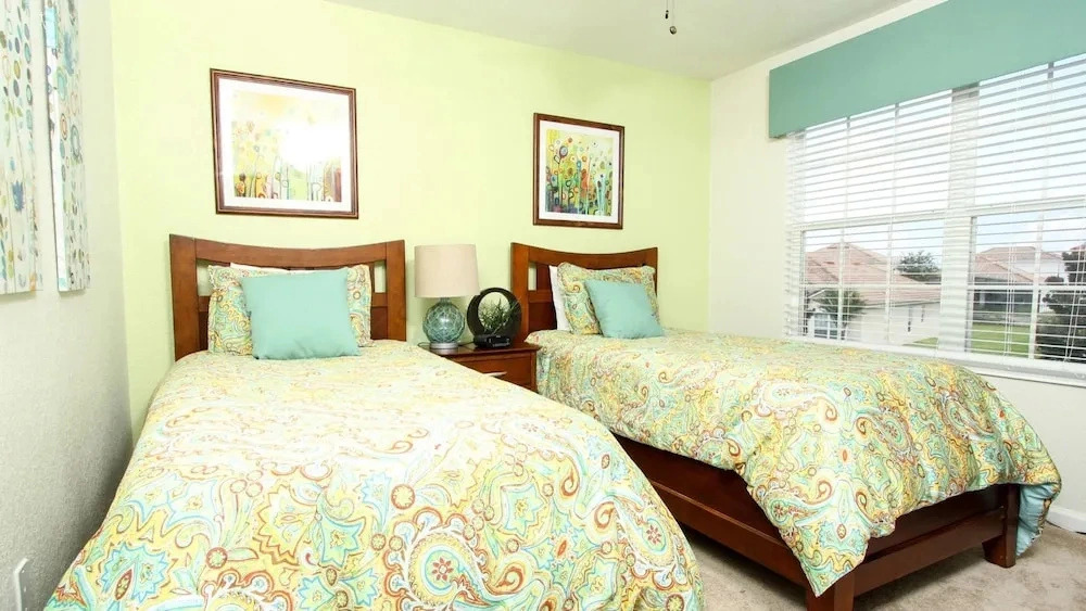 Luxury 6 BR in Windsor Hill Resorts