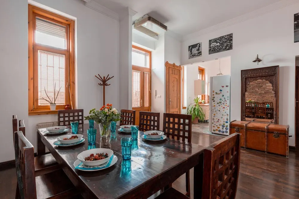 Supercentral Spacious Apartment