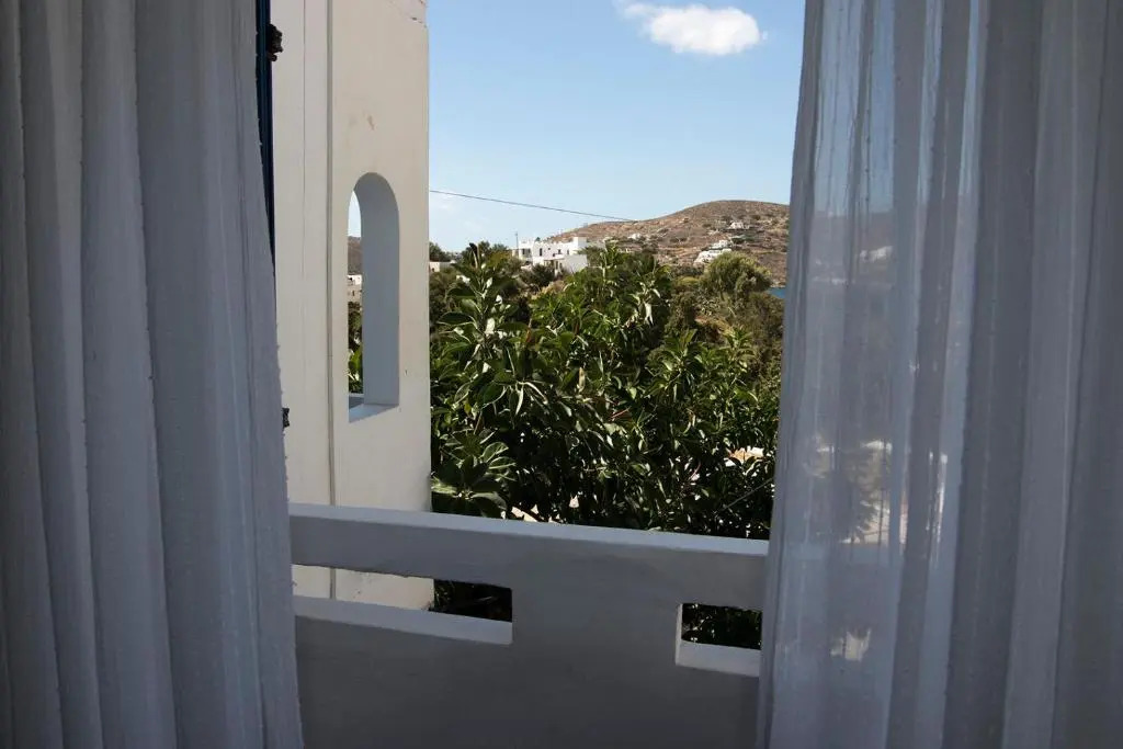 Armadoros Hotel / Ios Backpackers