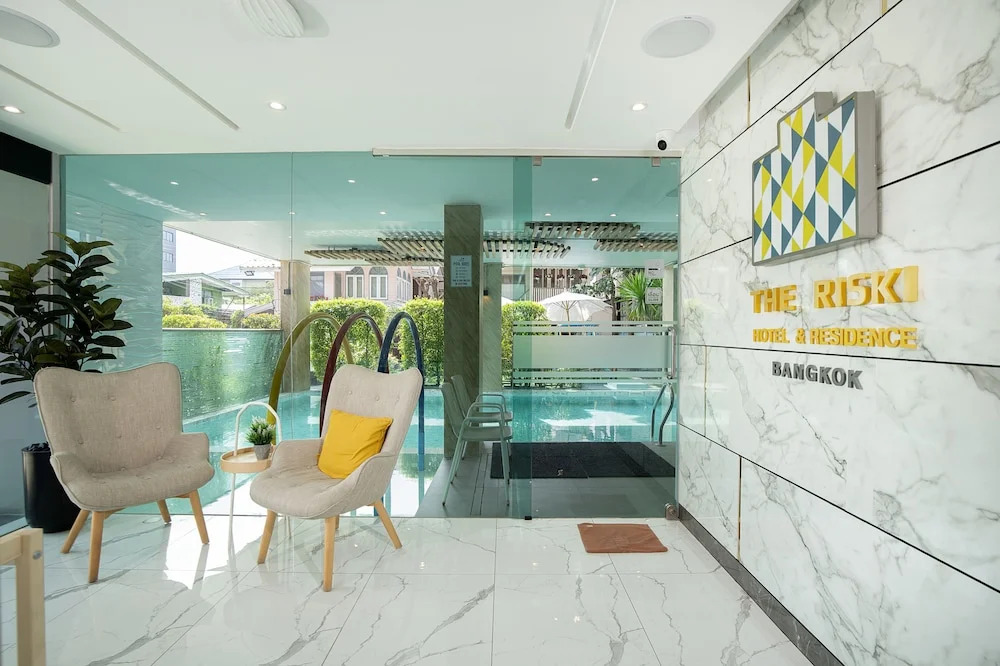 The Riski Hotel at Bangphlat Station SHA