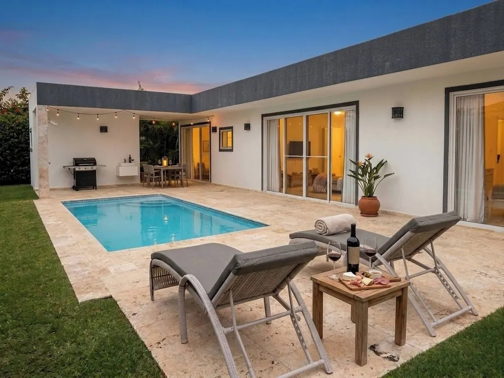 Cozy 2BR Villa in Ocean Village