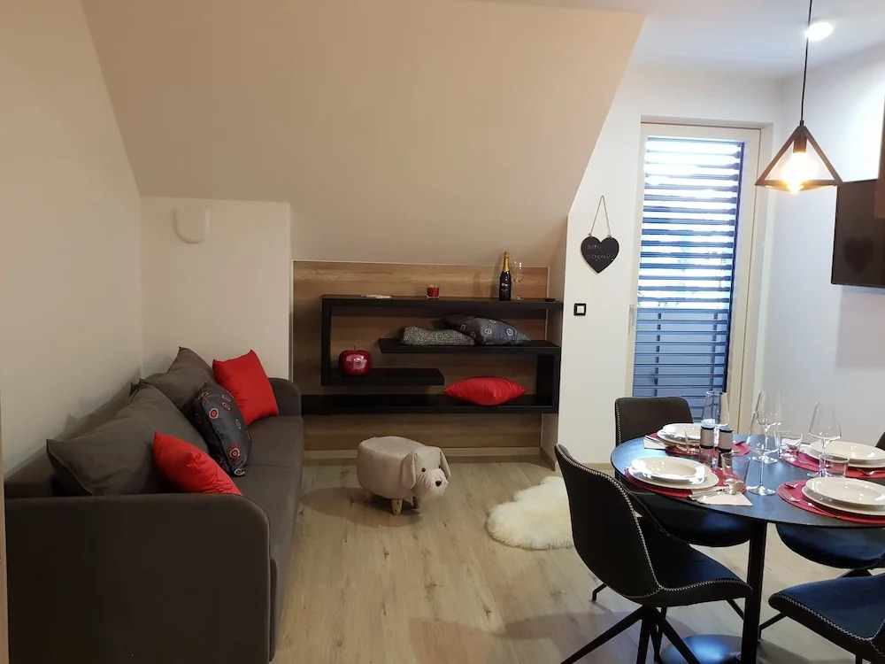 House Mojca - Apartments Lena