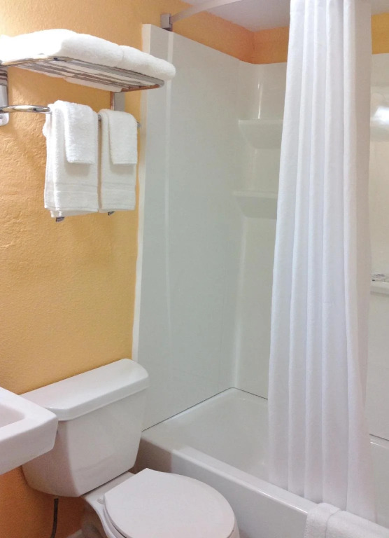 Media Inn & Suites