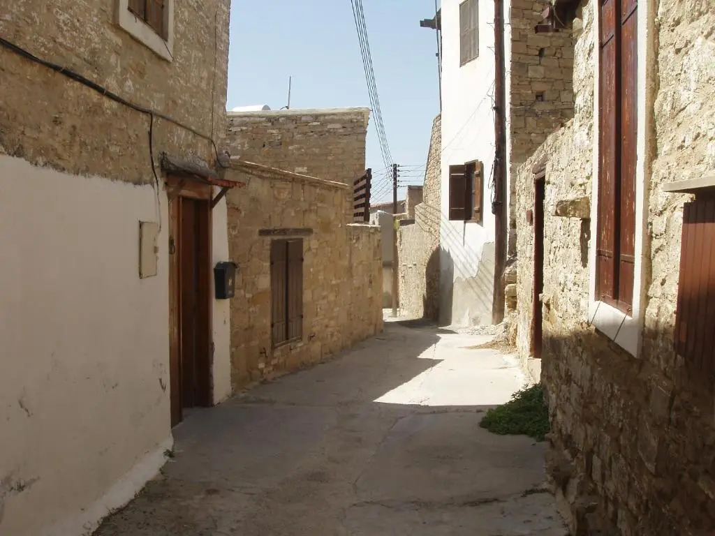 Niovi House