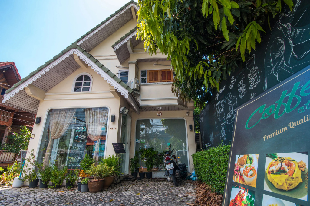 Coffee at Home Hostel - Adults Only