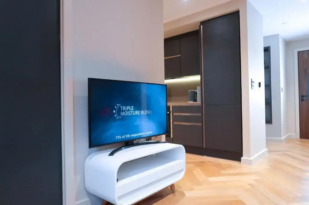 City Centre Luxury studio apartment suite with garden view