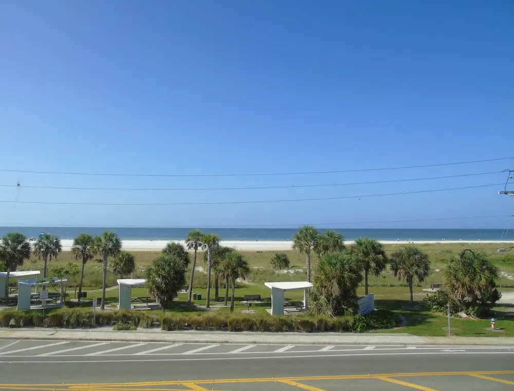 Sunset Royale 314 2 Bedrooms 2 Bathrooms Apts