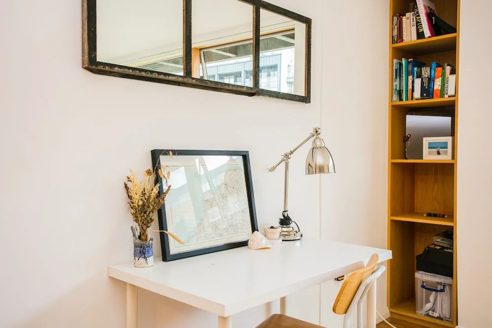 Beautiful 2-bedroom Flat With Balcony in E London
