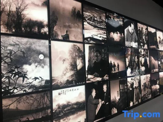 Photography International Hotel