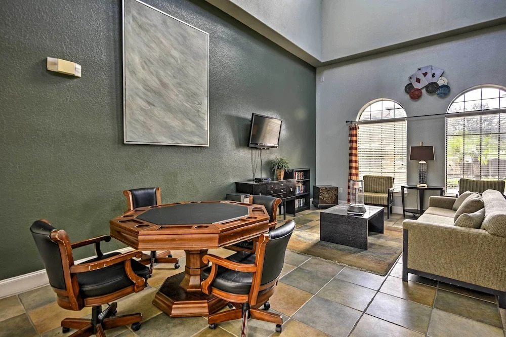 Davenport Condo w/ Pool Access - 11 Mi to Disney!