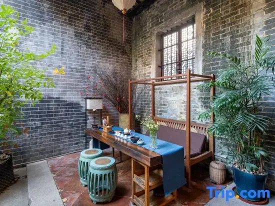 Floral Hotel·Beishan Jingshe Zhenpin Tea Garden Hotel(Zhuhai Gongbei Port Huafa Shangdu Branch)