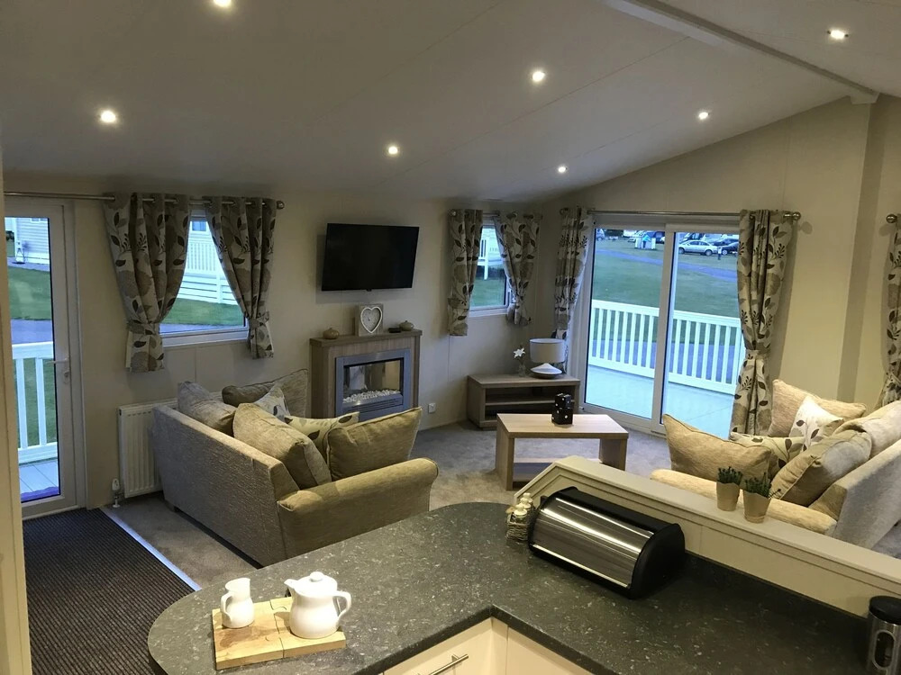 Luxury Lodge Embo