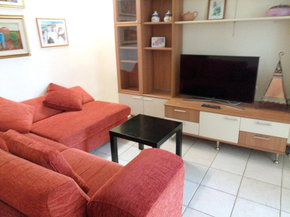 House With 3 Bedrooms in Quartu Sant'elena, With Furnished Terrace - 2