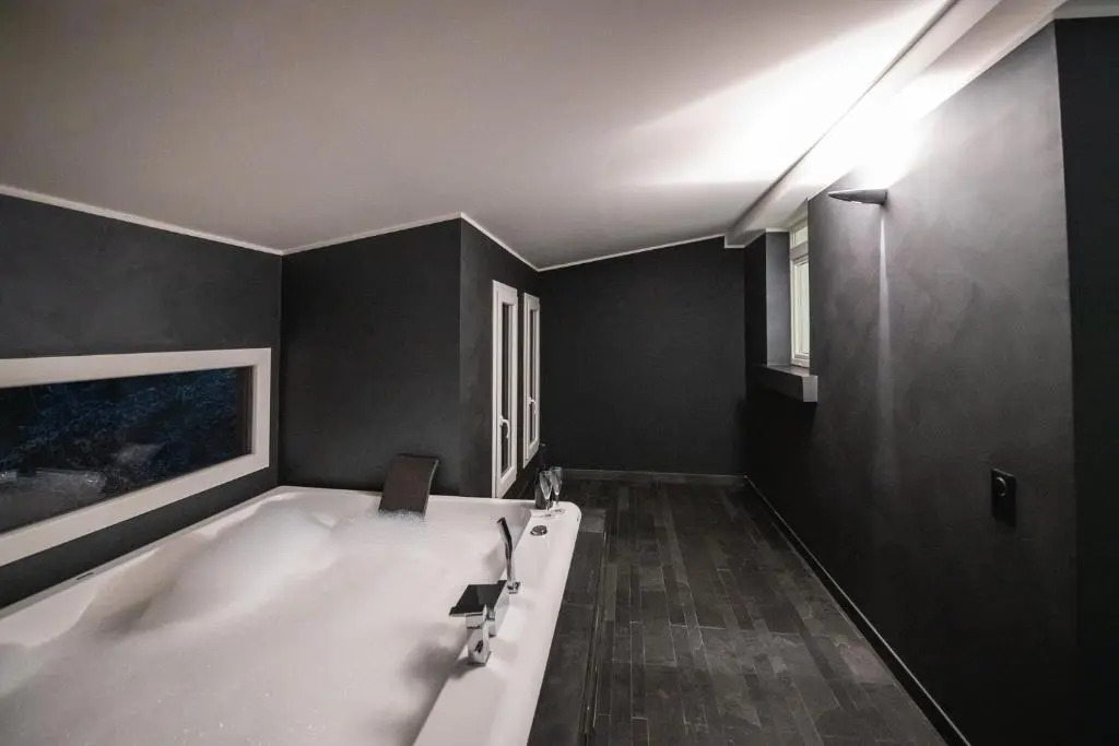 V APARTMENTS