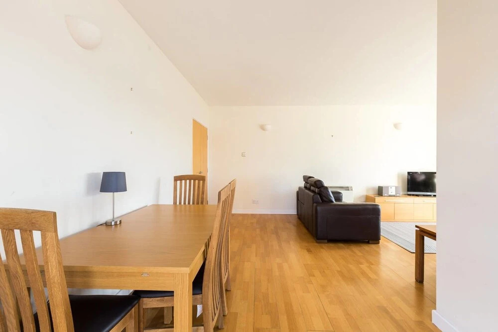 Modern 2 bed 2 Bath - 5 Mins From Canary Wharf