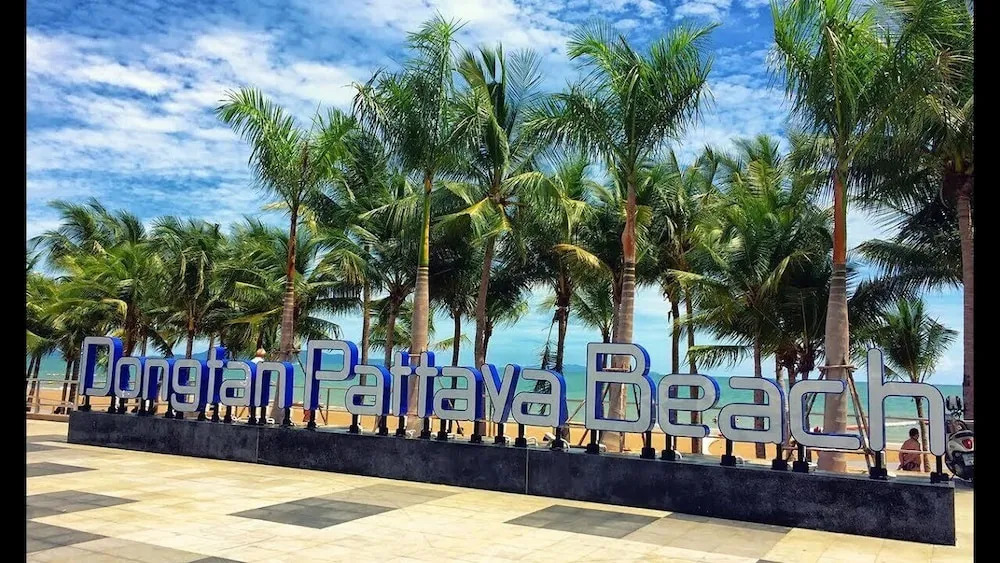 LUXURIOUS VIEW TALAY VILLA - PATTAYA HOLIDAY HOUSE