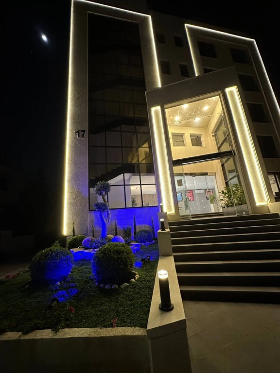 Privet Apartment 37 for Three Near Downtown Kh&sh