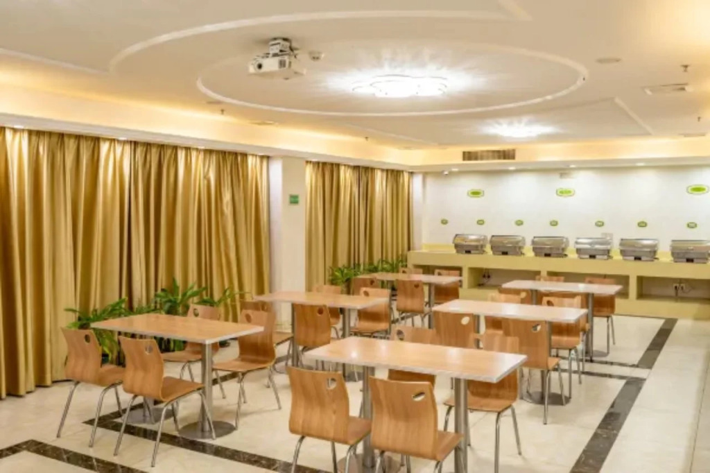 Vienna Hotel (Bolo West Bus Station)