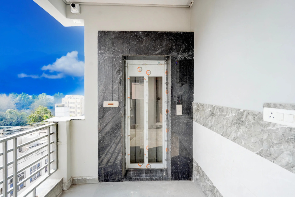 Super Townhouse Sector 18 Udhyog Vihar