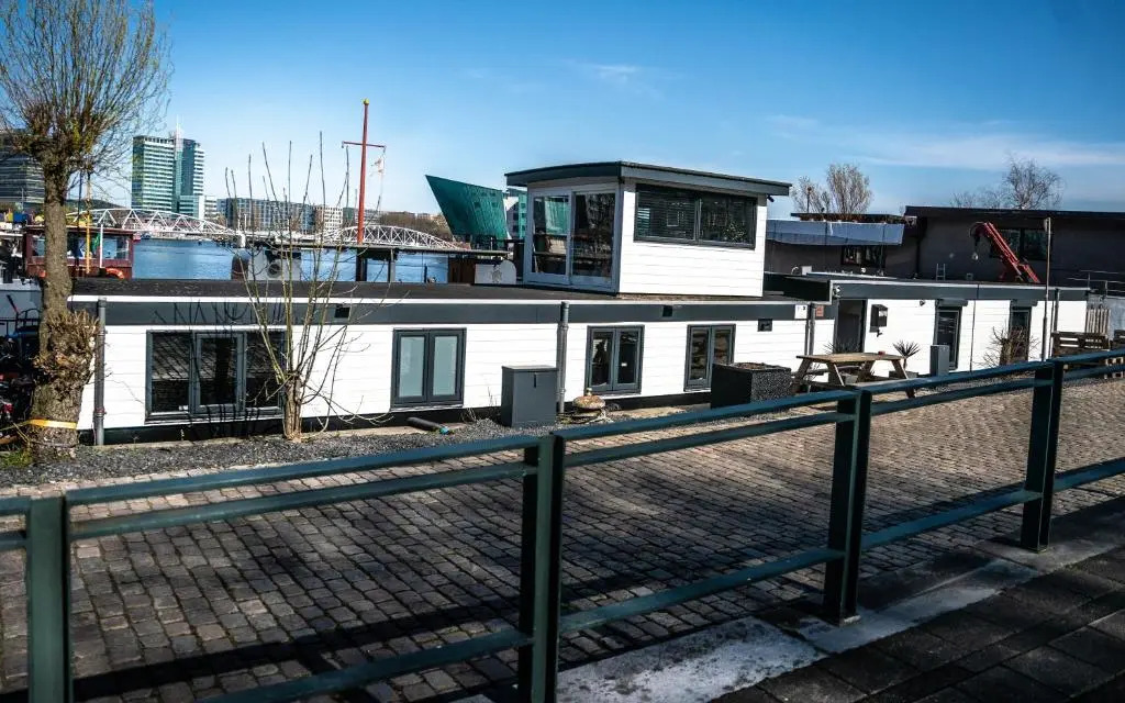 Houseboat Amsterdam