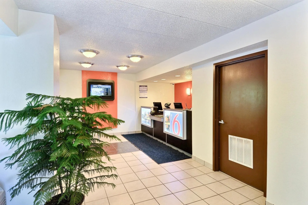 Motel 6-Nashua, NH - South