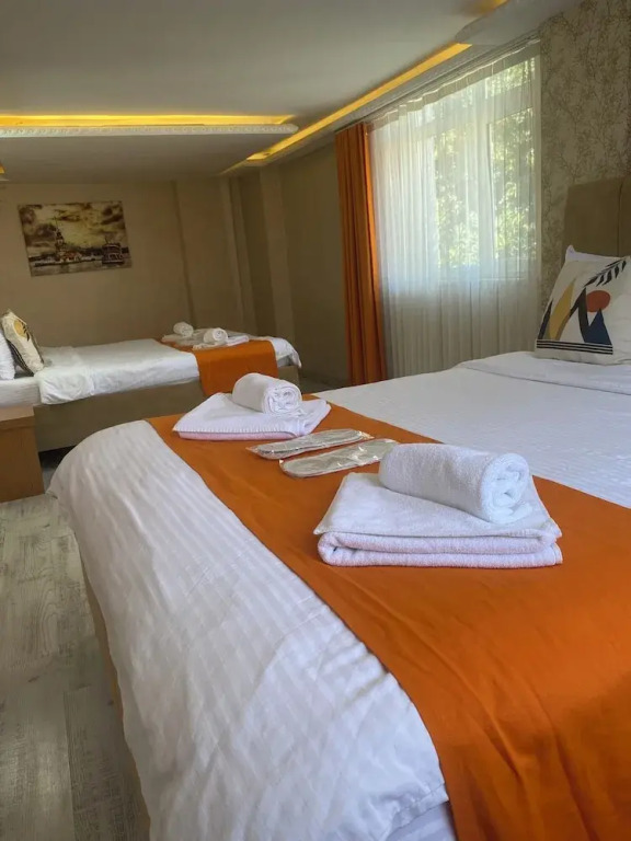 Aura Hotel