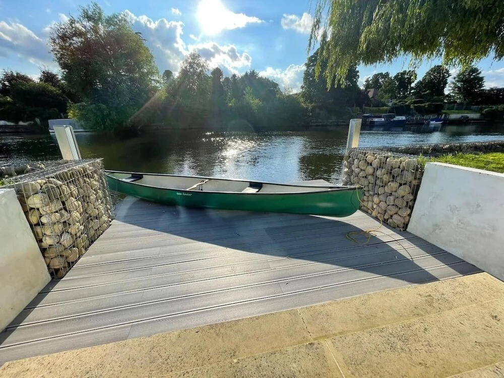 Modern 2 bed House With River Access and Boat Hire