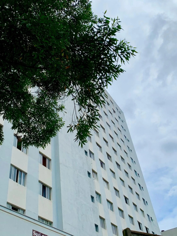 505 - Apartamento Lindo, amplo e decorado, mobiliario moderno, cozinha completa com utensílios , Excelente vista da cidade e localização privelegiada no bairro Bigorrilho proxímo de shopping e parques