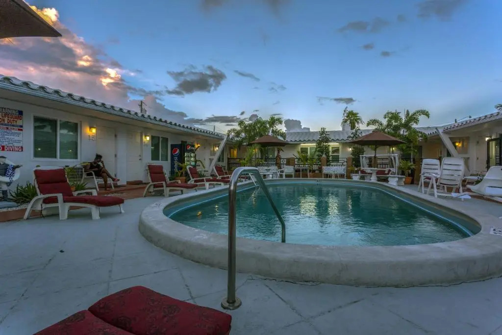 Green Seas Motel
