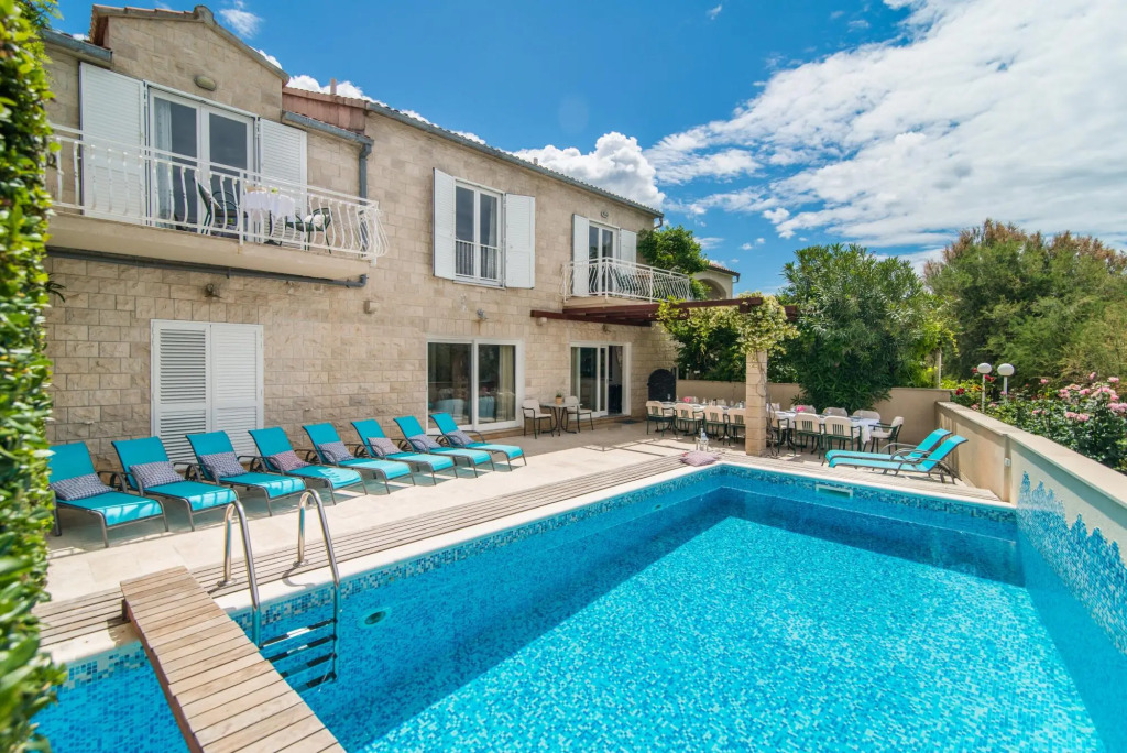 Mirca in Supetar With 7 Bedrooms and 6 Bathrooms