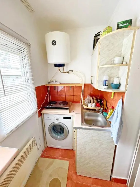 small APARTMENT FOR RENT