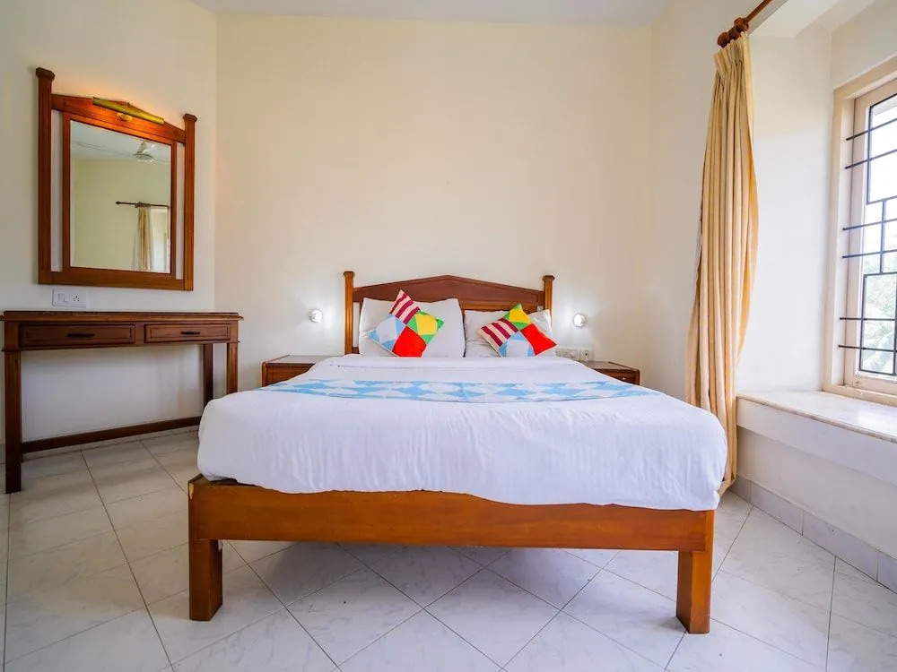 OYO 15459 Home Exotic 2BHK Vyttila