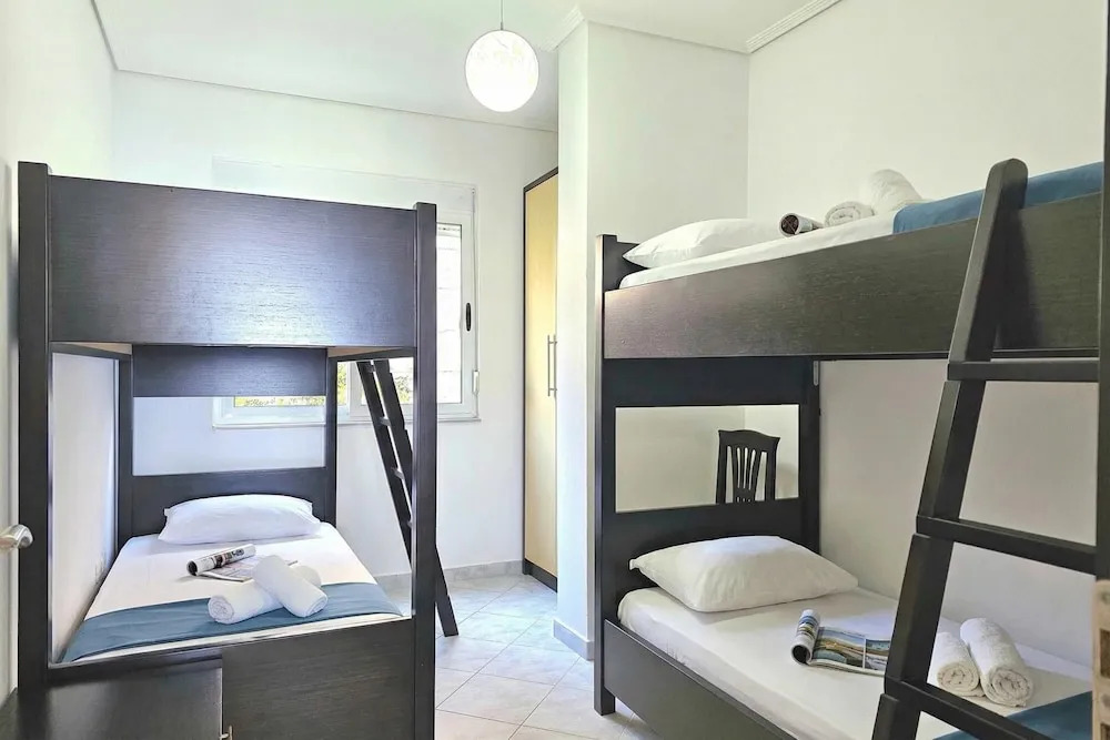 Two Bedroom Apartment With Sea View-061