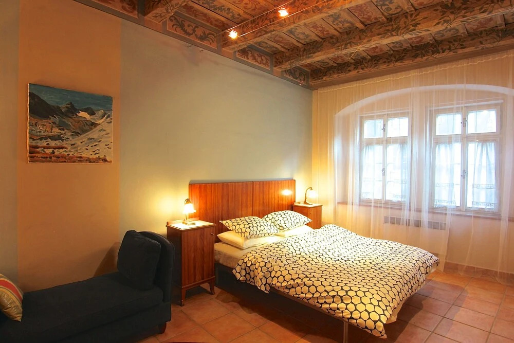 Rustic 2 Bedroom apt in the Heart of Mala Strana