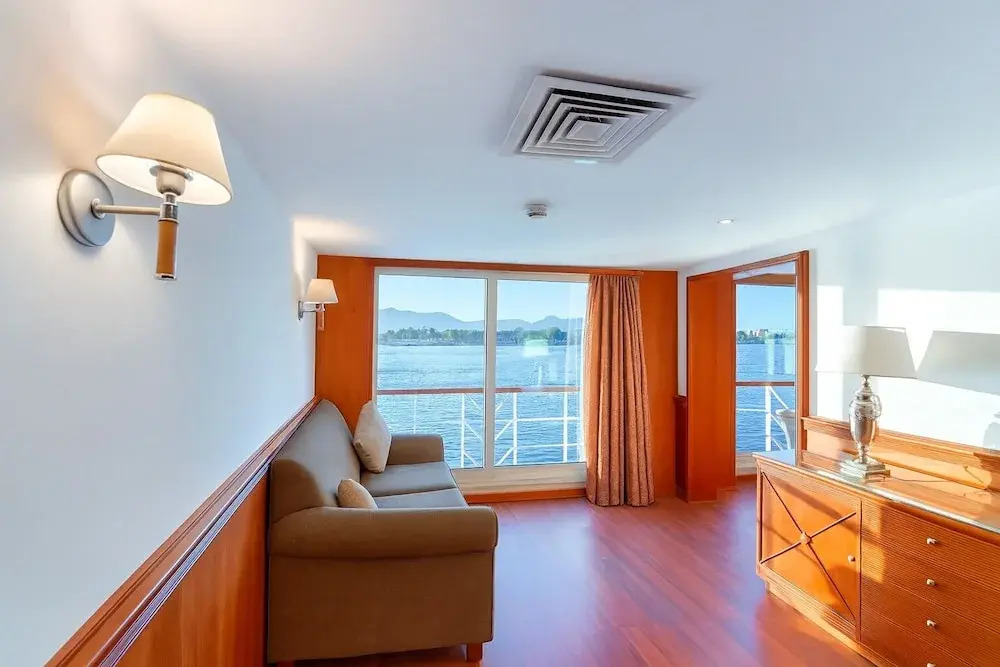Nile Cruise Royal Queen 1 every Friday from Aswan 3 nights and every Monday from Luxor 4 nights