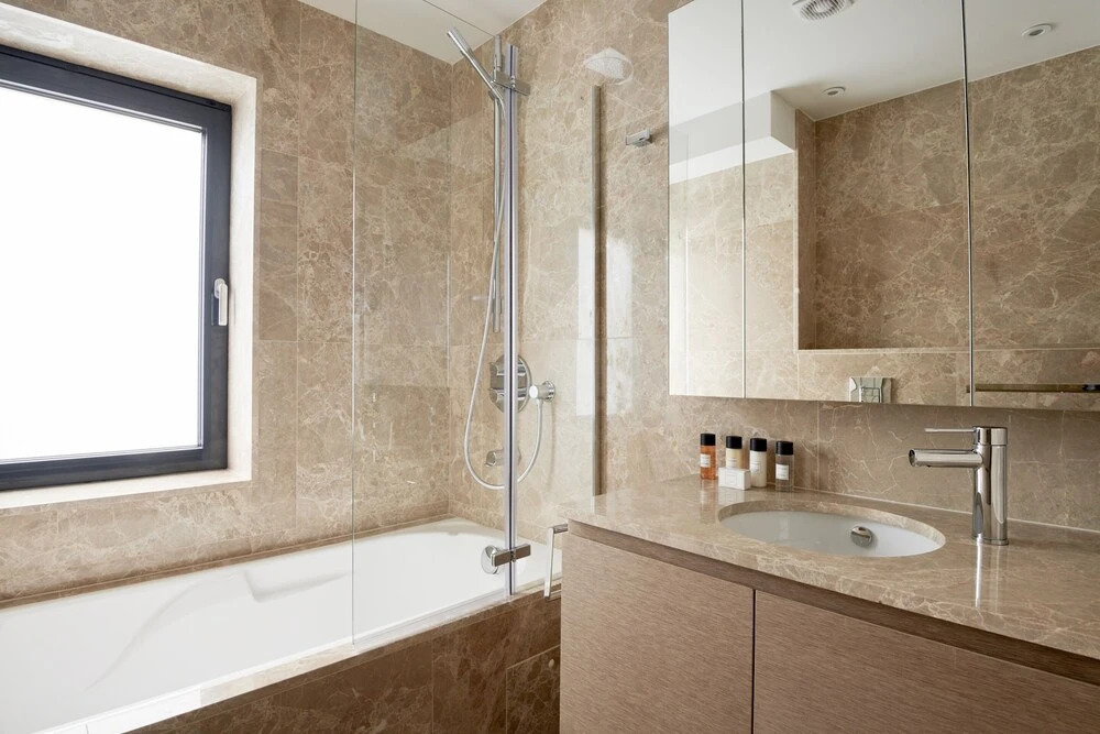 Lovely Mayfair Suites by Sonder