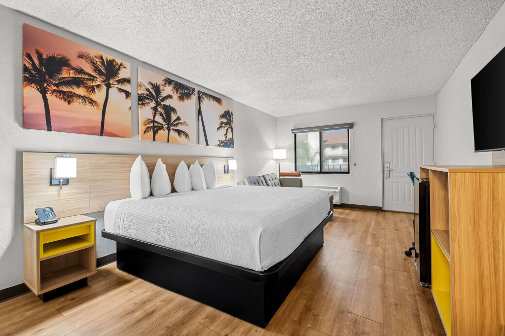 Days Inn by Wyndham Buena Park Anaheim