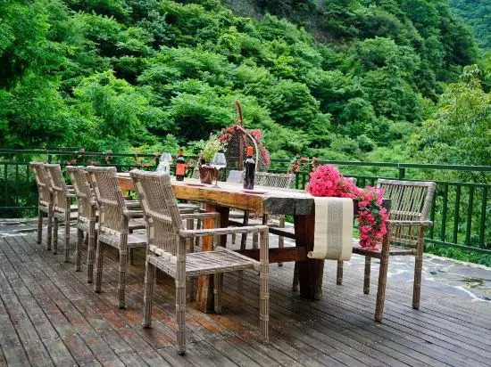 Yunbo Qilu Hostel