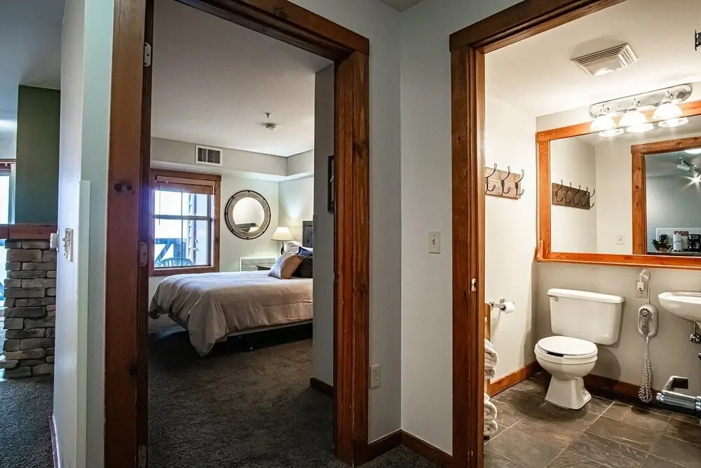 Rimfire 322-323: Combined 2 one Bedroom Units, Slopeside