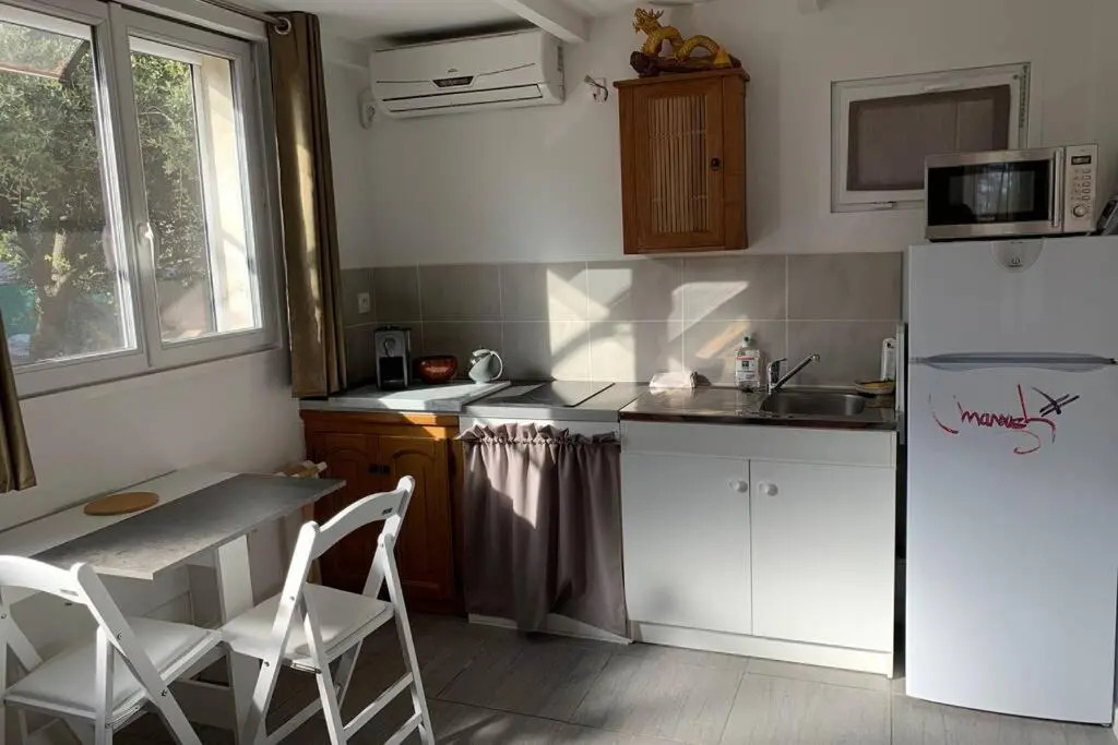 JOLI STUDIO INDEPENDANT 20m² AVEC JARDIN