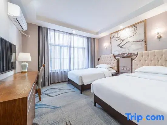 Lintao Yijing Oriental Hotel