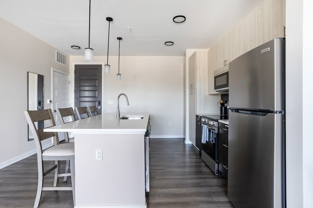 Landing Furnished Apartments Near Northside