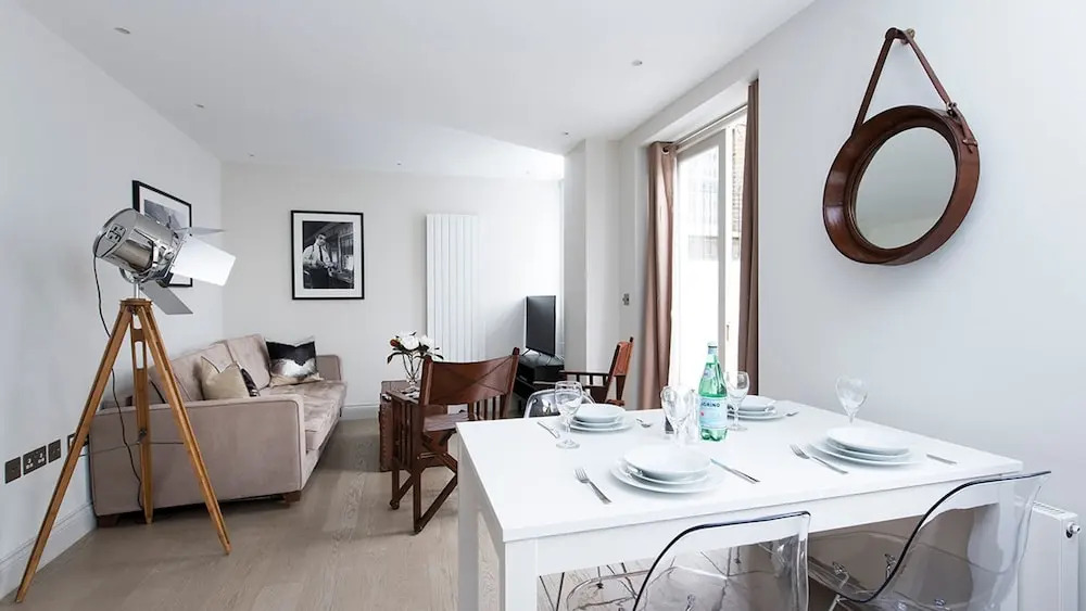 Lovely 2BR flat in West London