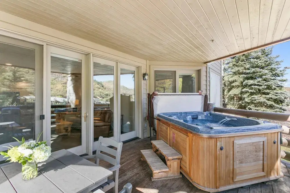 Trail's End Lodge at Deer Valley Resort - Two Bedroom Residence with Den and Spa #103 2 Condo