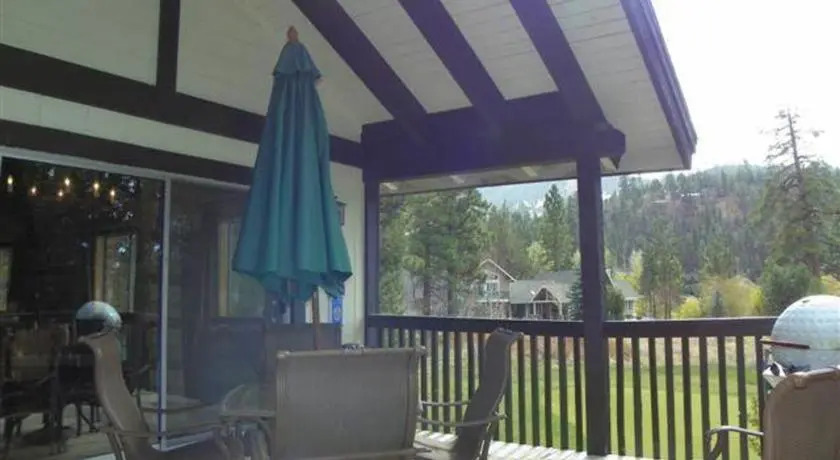 RedAwning Adirondack Golf n Ski Chalet