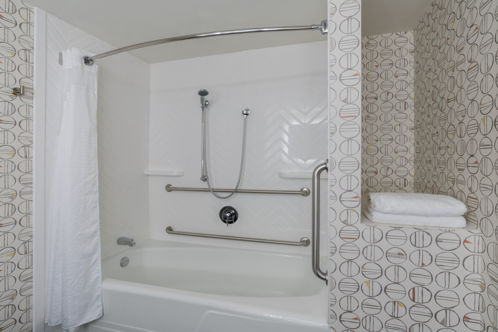 Holiday Inn & Suites Pittsfield-Berkshires by IHG