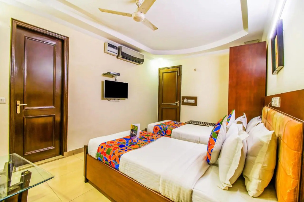 Fabhotel Signature Plaza
