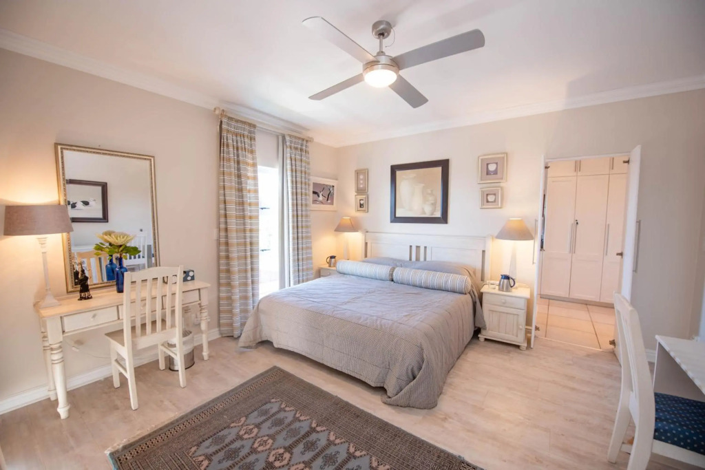 Lovely 2 bedroom rental unit with exquisite views