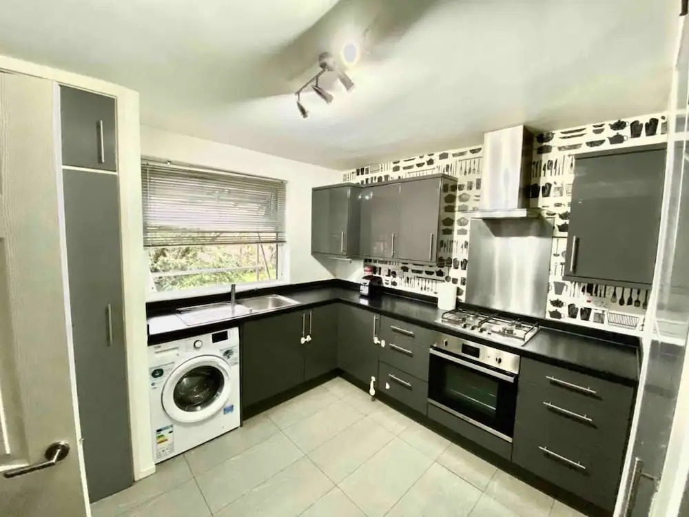Nice 3-Bed Apartment Close to Heathrow
